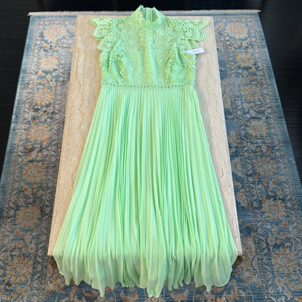 NWT Karen Millen Guipure Lace Pleated Skirt Midi Dress. Sold Out! - Picture 2 of 16